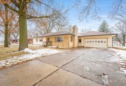 1228 S Ramsey St Blue Earth MN